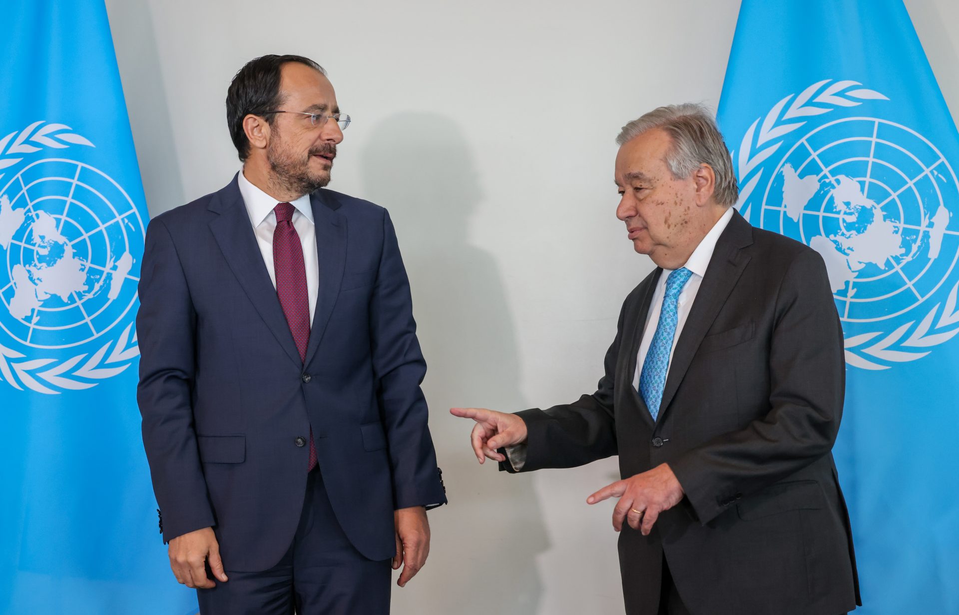 Enlarged Cyprus problem meeting begins