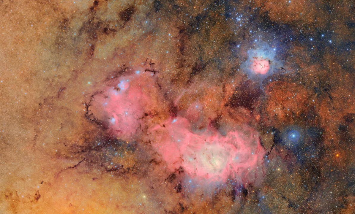 cover Chile observatory captures the universe with 3,200-megapixel camera