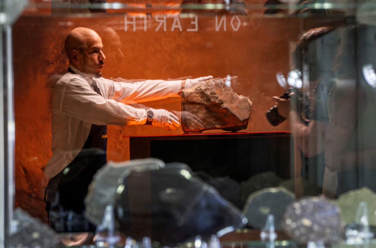 cover Martian meteorite sells for record $5.3 million at Sotheby&#8217;s