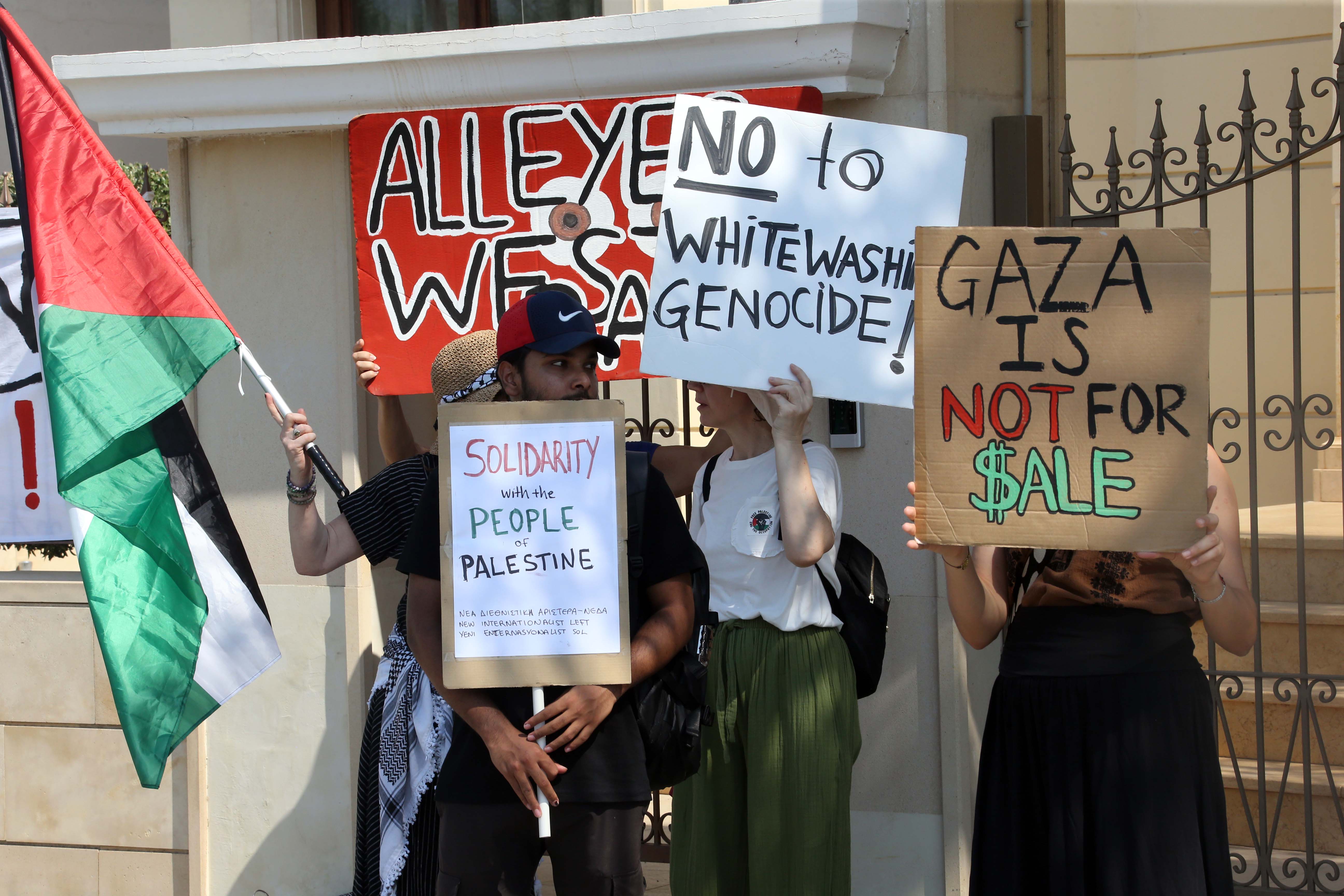 cover Gaza demo: The horrors &#8220;next door&#8221;