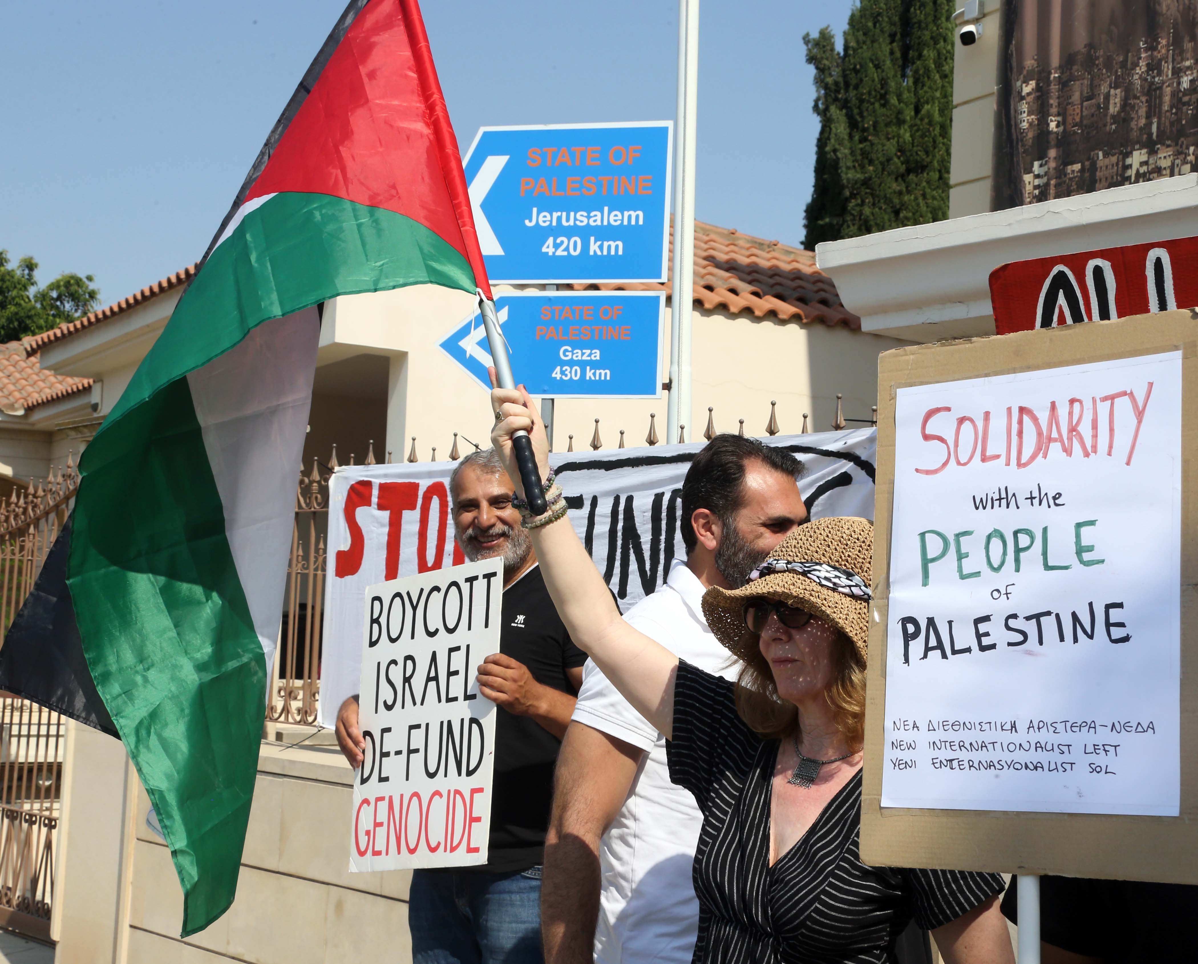 ‘Gaza is being starved’: demo outside embassy