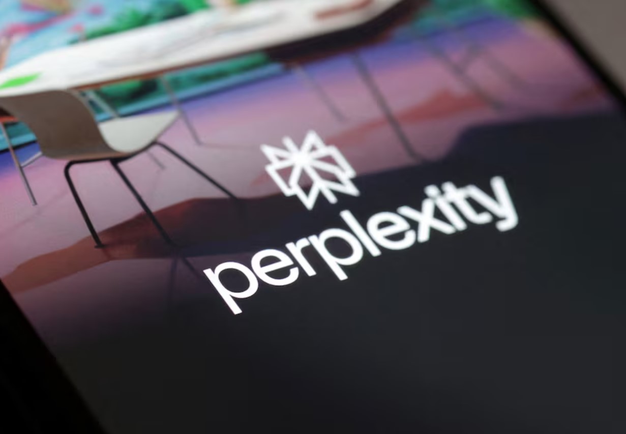 cover Perplexity&#8217;s Comet browser challenges Google with AI assistant