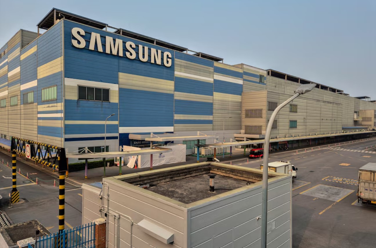 cover Tesla pact offers lifeline to Samsung’s chip business