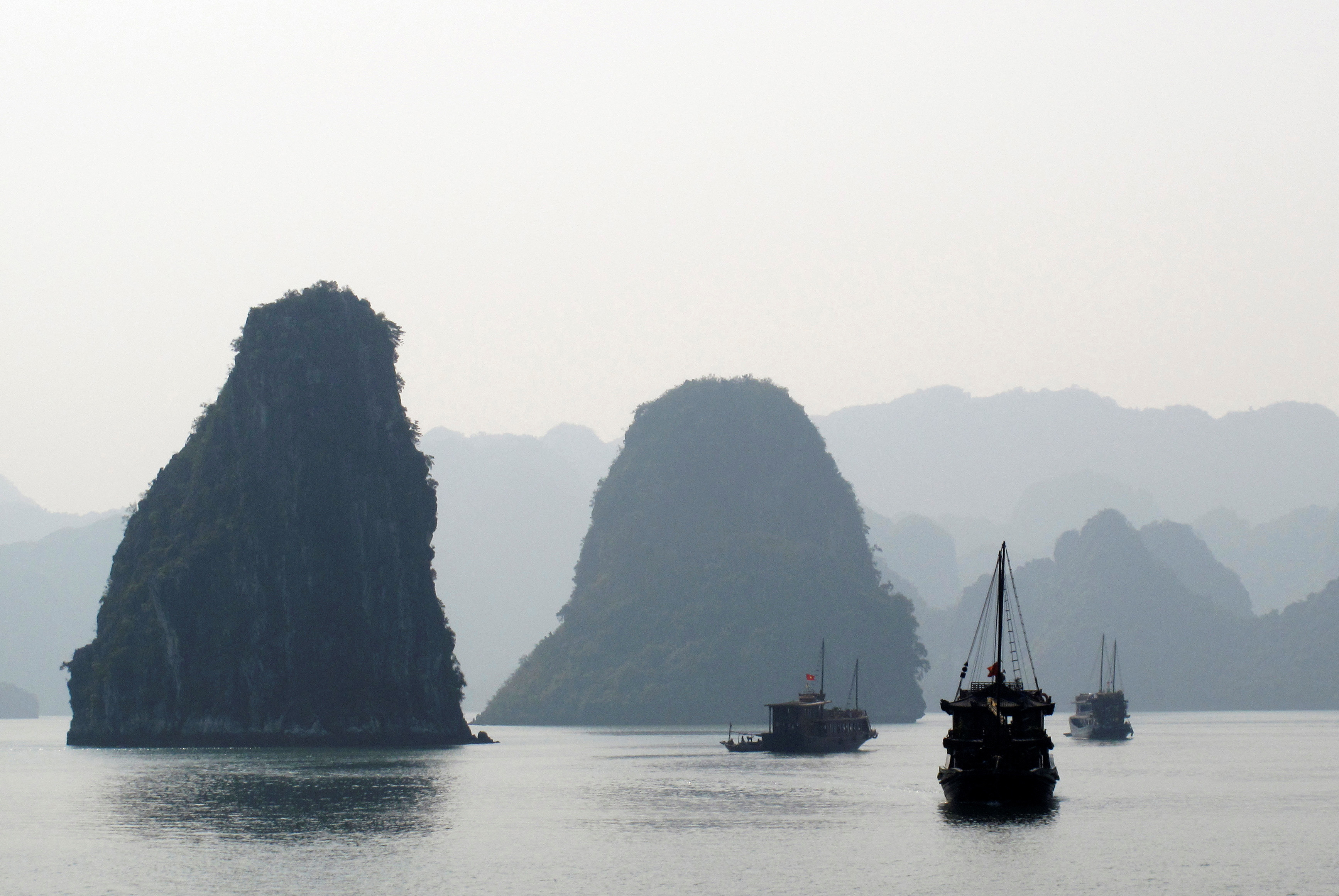 Vietnam tourist boat capsizes in Halong Bay, three dead