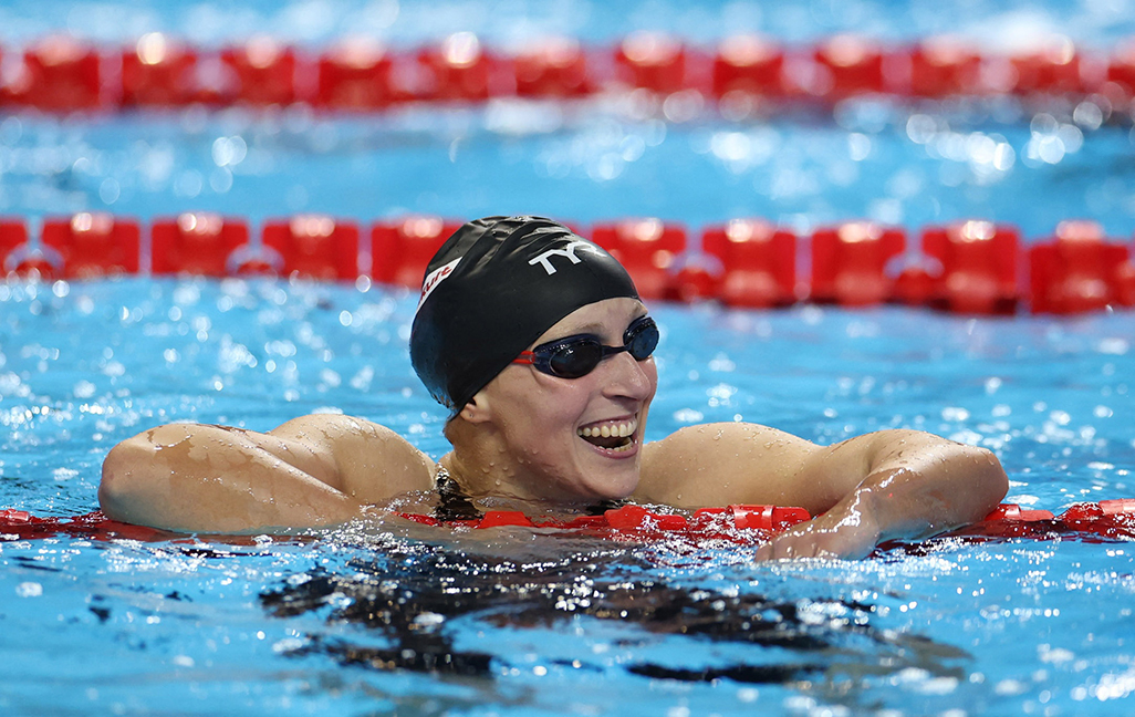 Ledecky sees off McIntosh in epic 800 freestyle showdown
