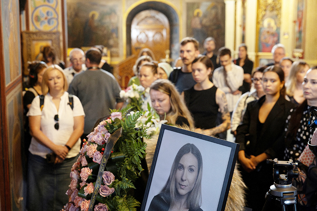 Ukraine buries reporter who died in Russian captivity, urges release of others
