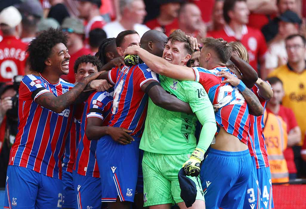 Crystal Palace beat Liverpool on penalties to win Community Shield