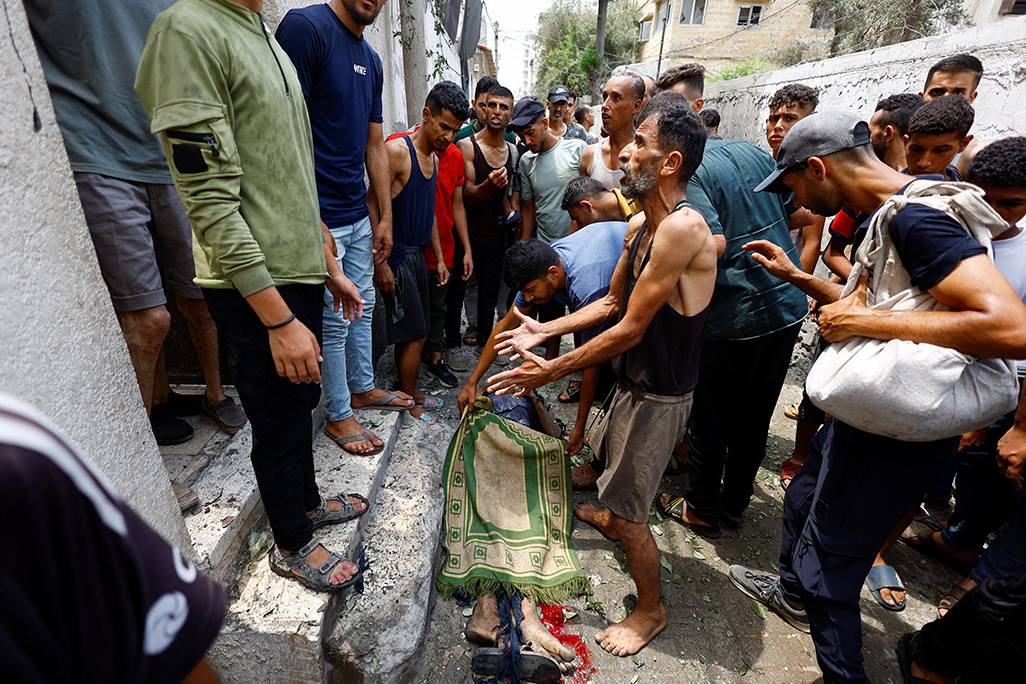 Israel bombards Gaza City; Hamas leader due in Cairo in bid to salvage ceasefire talks