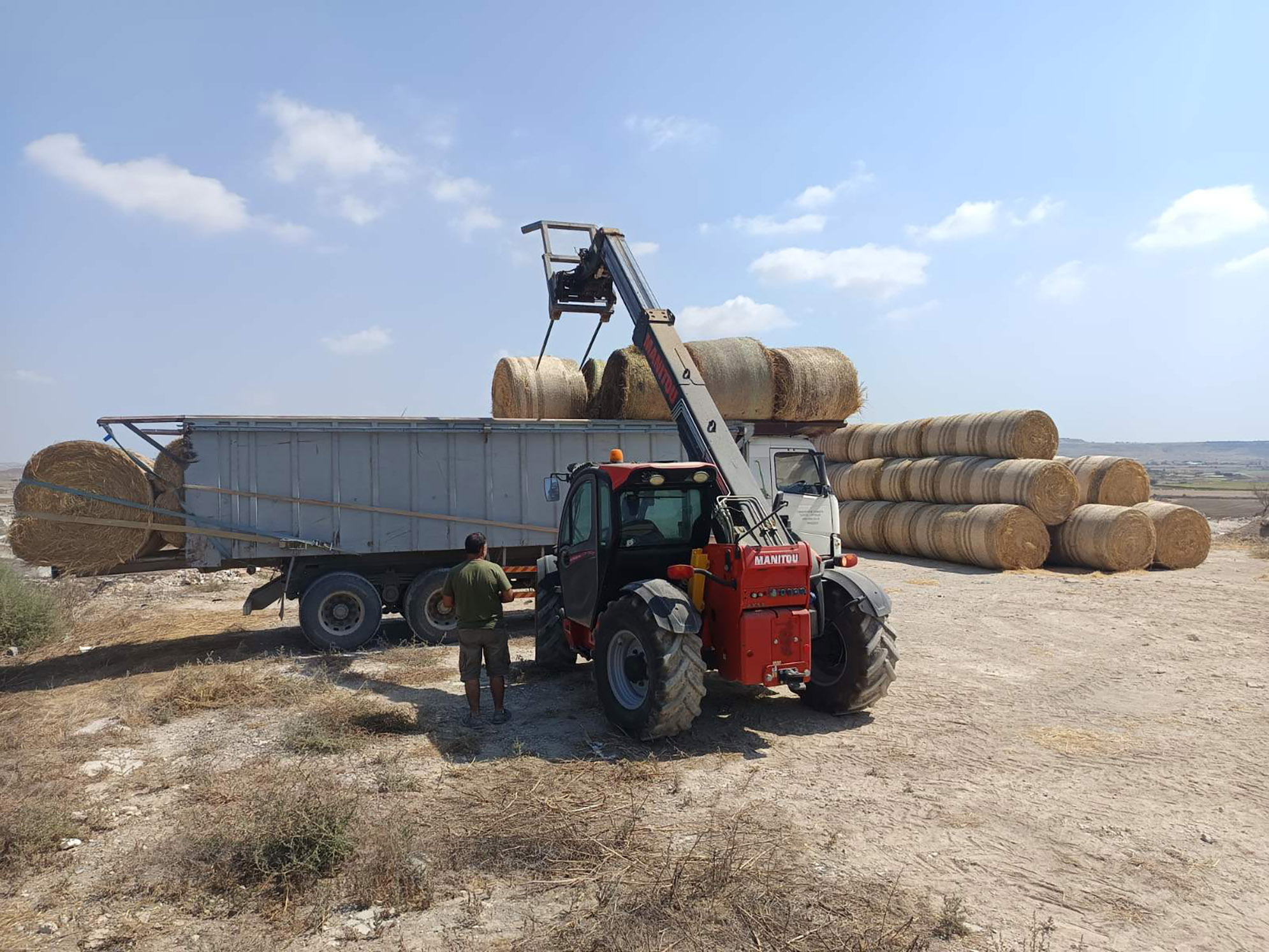 cover Aradippou farmers send feed to fire-hit colleagues