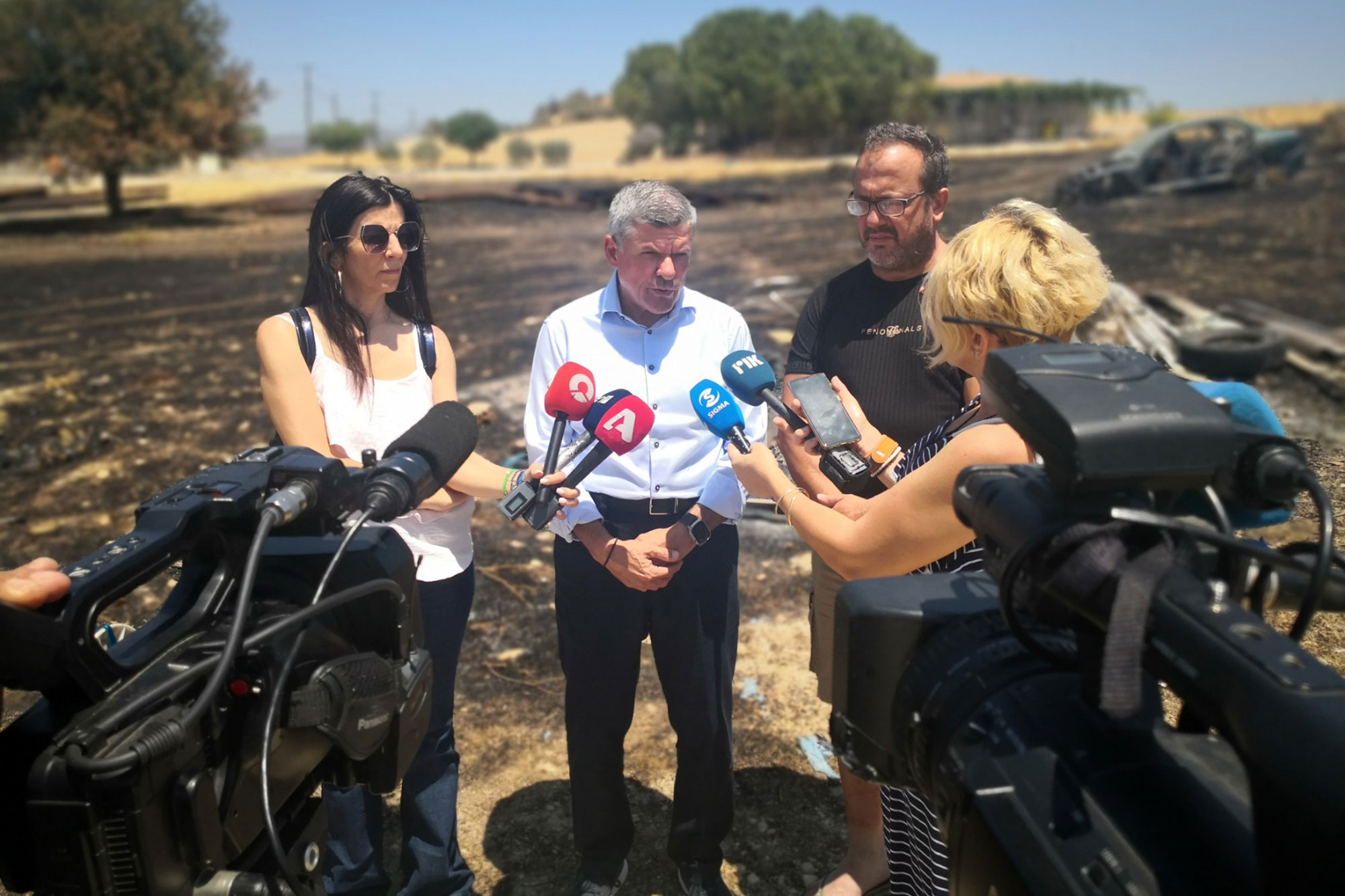 Government pledges swift compensation for fire-hit businesses