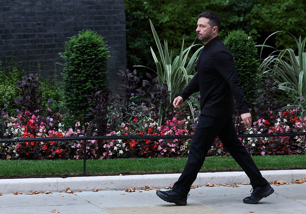 Zelenskiy to visit US, Trump speaks with European leaders after Putin summit