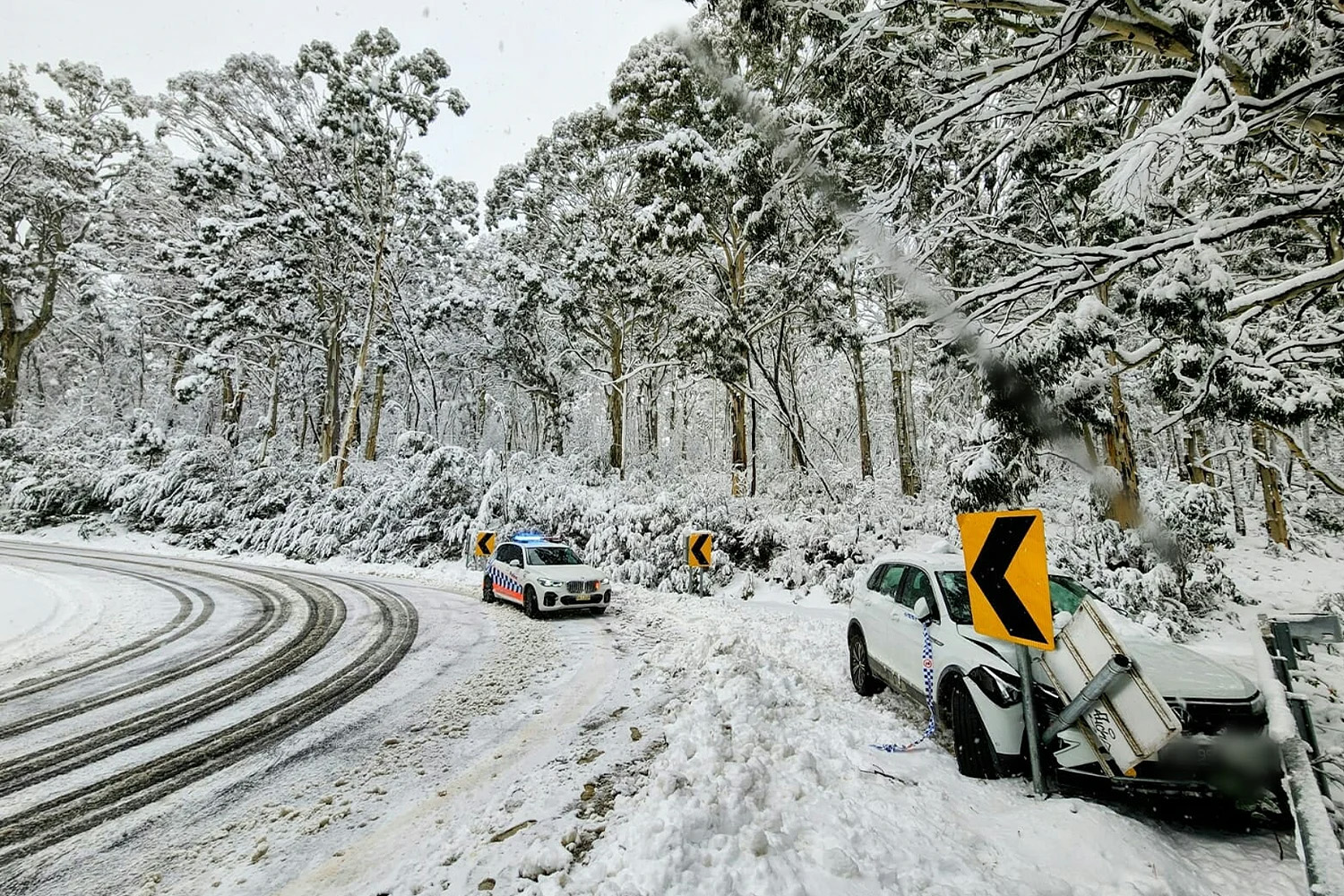 Australian towns blanketed with rare snow in wild weather