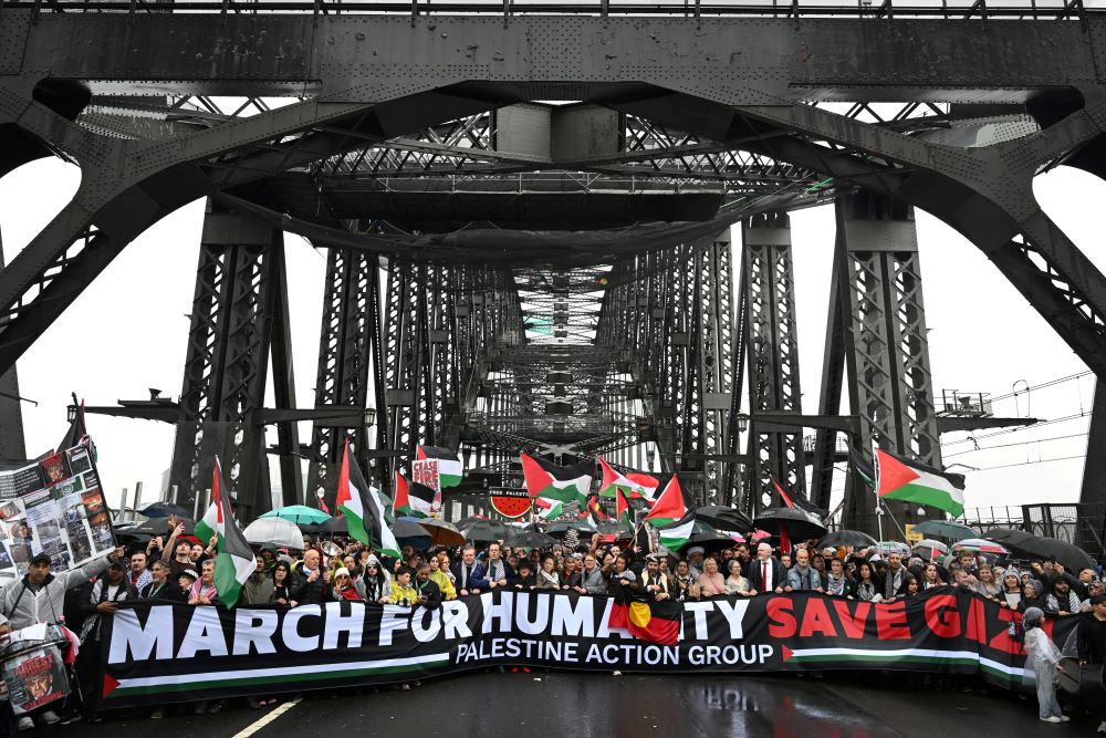 cover Widespread protests held in Australia to support Palestinians
