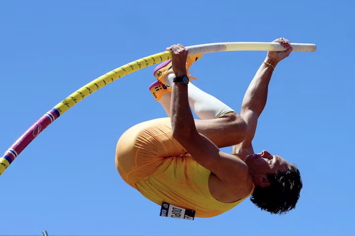 cover Duplantis defies gravity again, sets pole vault world record for 13th time