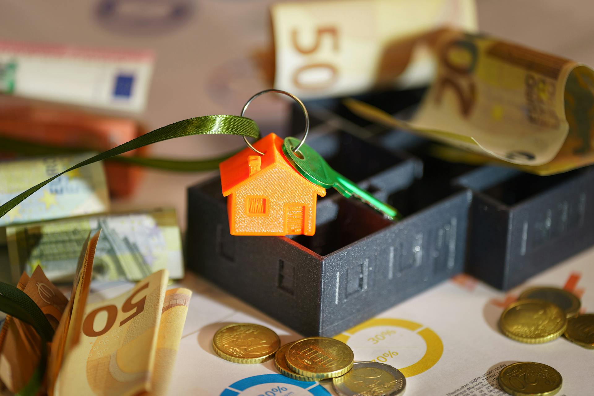 cover Cyprus lending rates align with eurozone median, CBC says