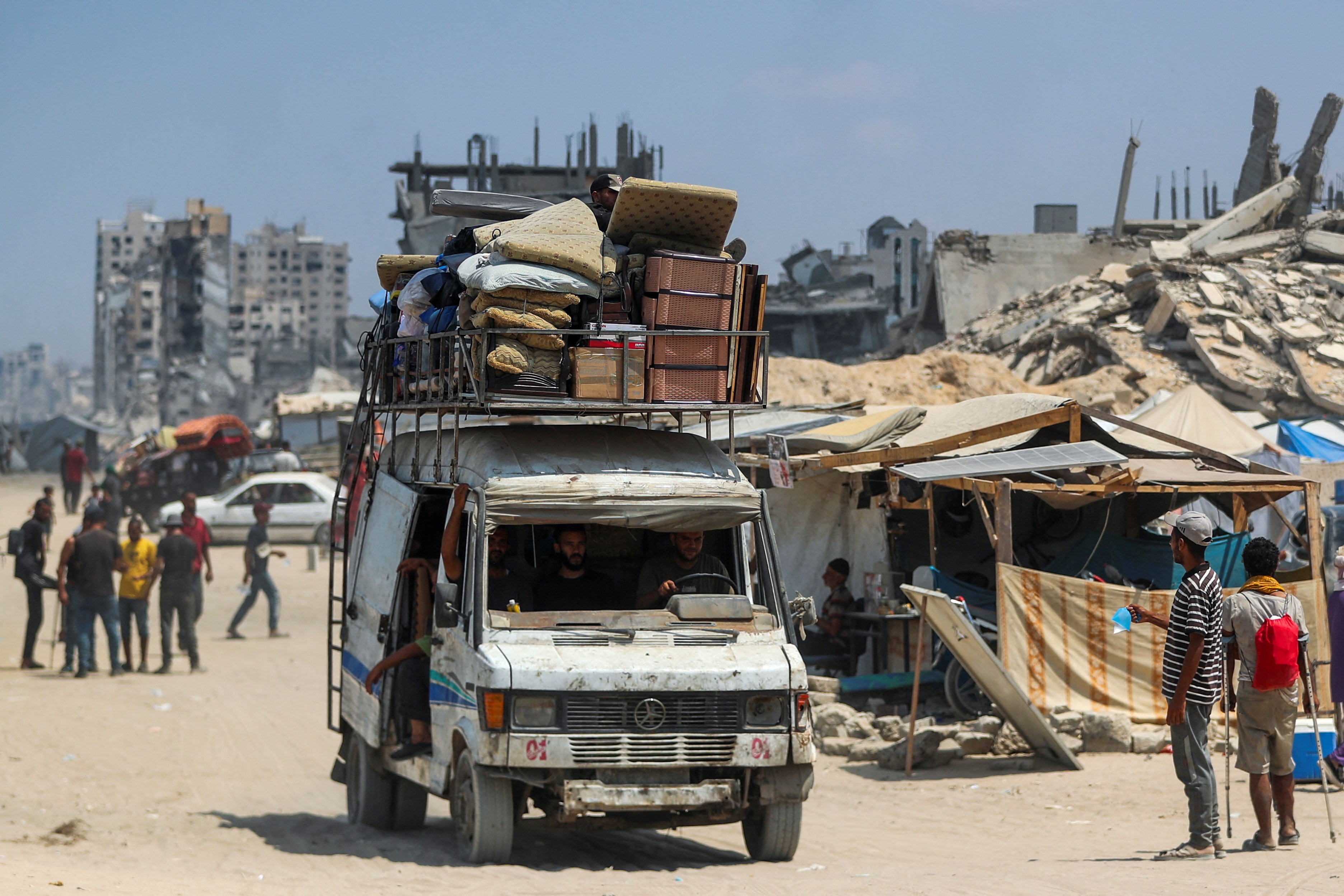 cover Thousands of Palestinians leave Gaza City fearing Israeli offensive