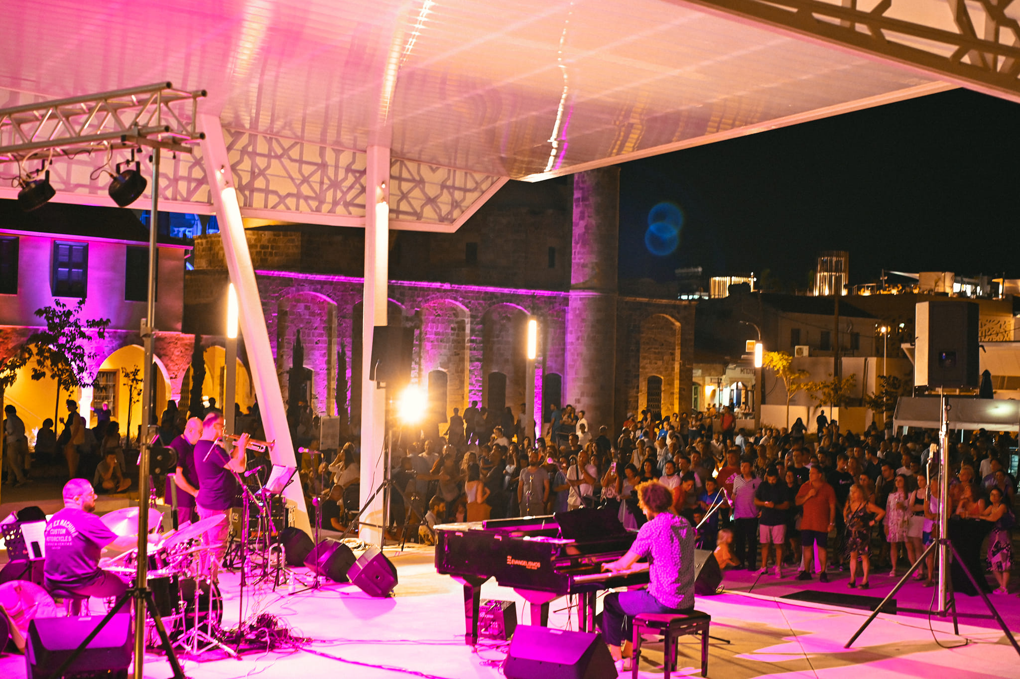 cover Jazz festival returns to the beach