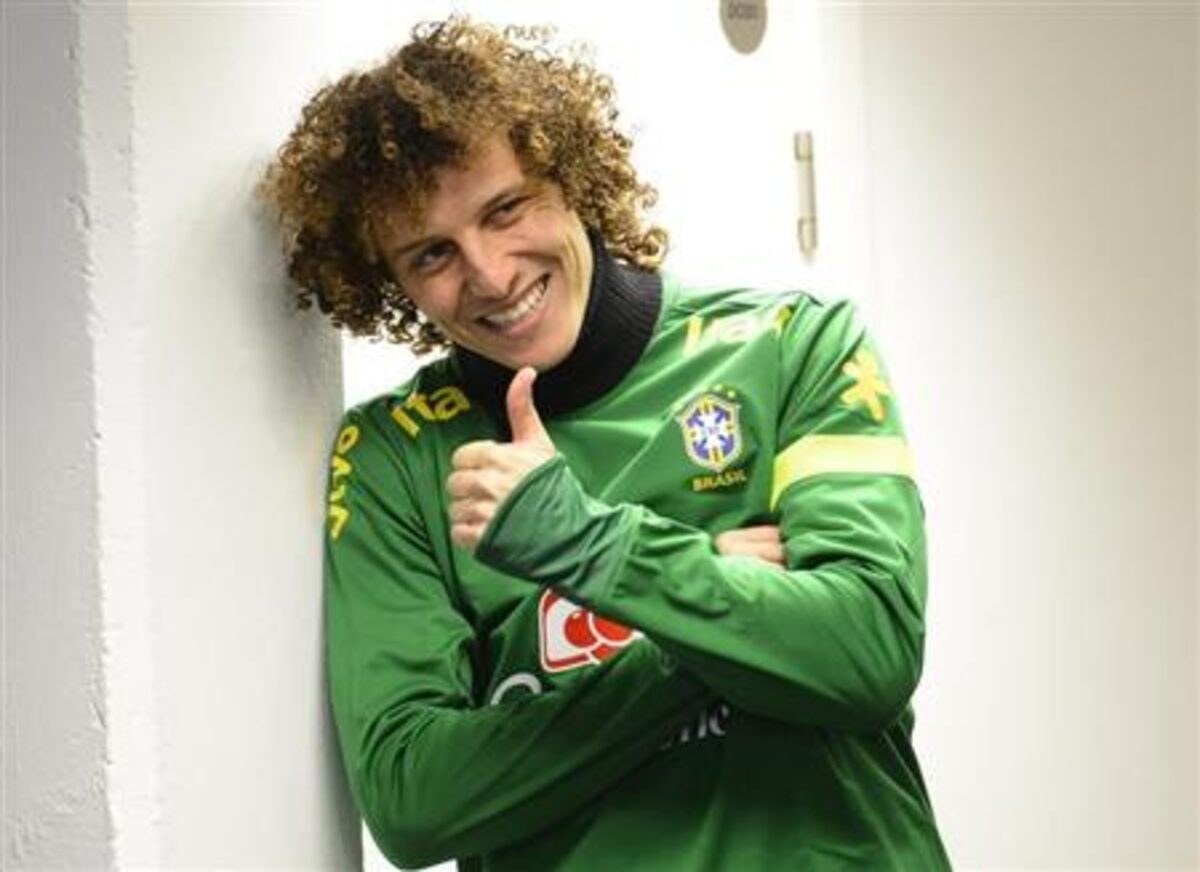 Footballer Davd Luiz arrives to take up Pafos FC role on Sunday
