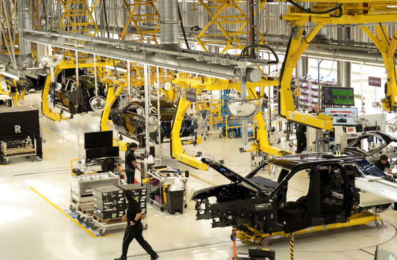 cover UK factory outlook darkens with orders and output sliding