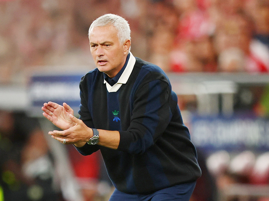 cover Mourinho heading to Benfica where it all began after 25-year journey
