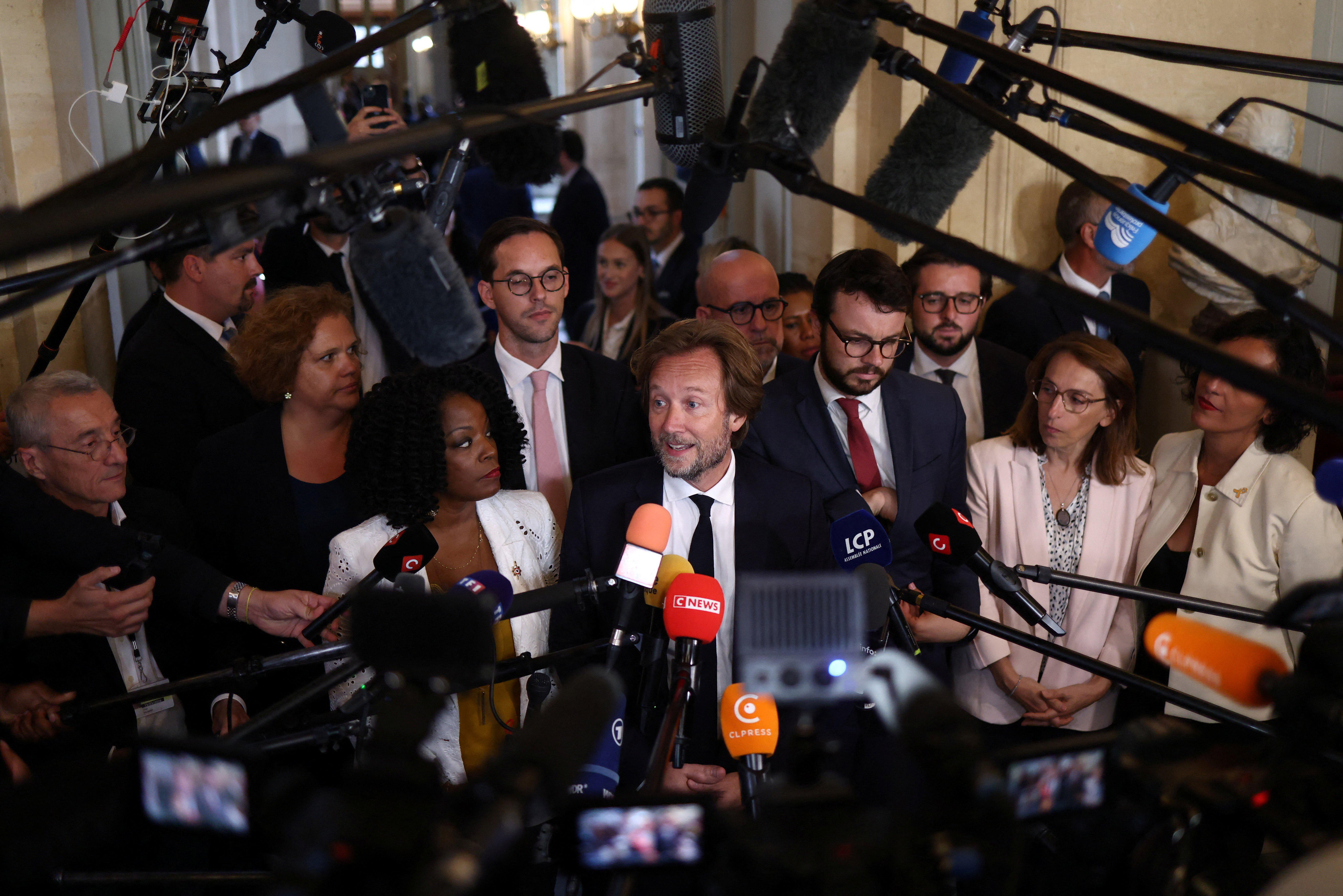 image French parliament ousts prime minister, deepening political crisis