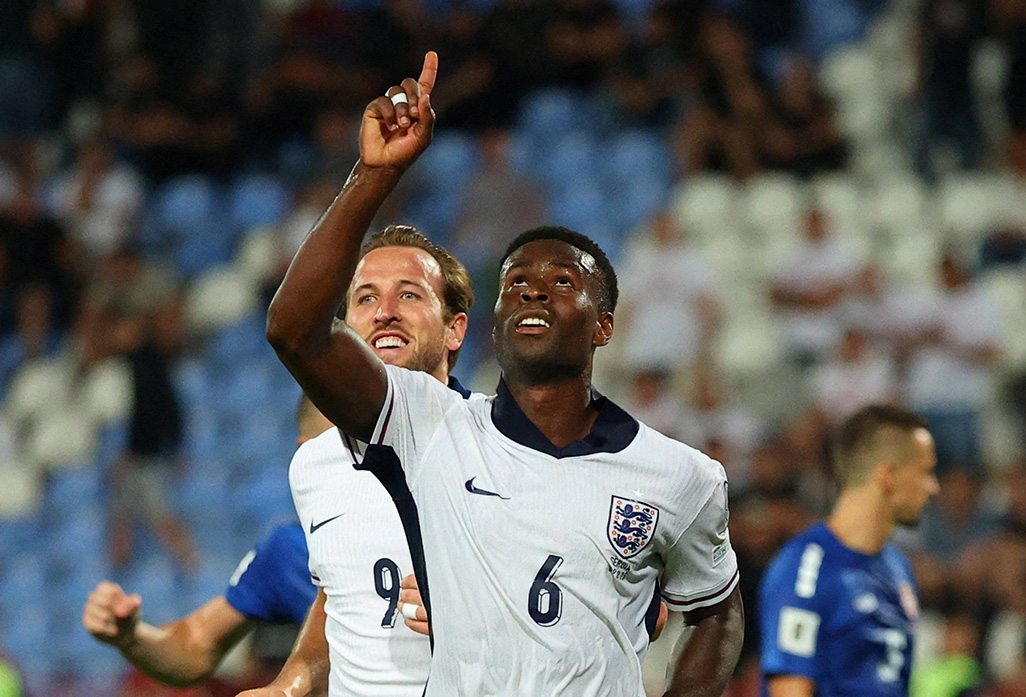cover England thrash Serbia 5-0 to close in on World Cup spot