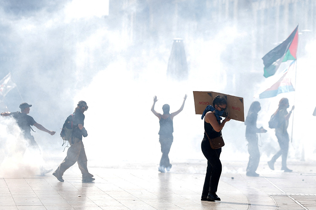 image &#8216;Block Everything&#8217; protests sweep across France, hundredss arrested