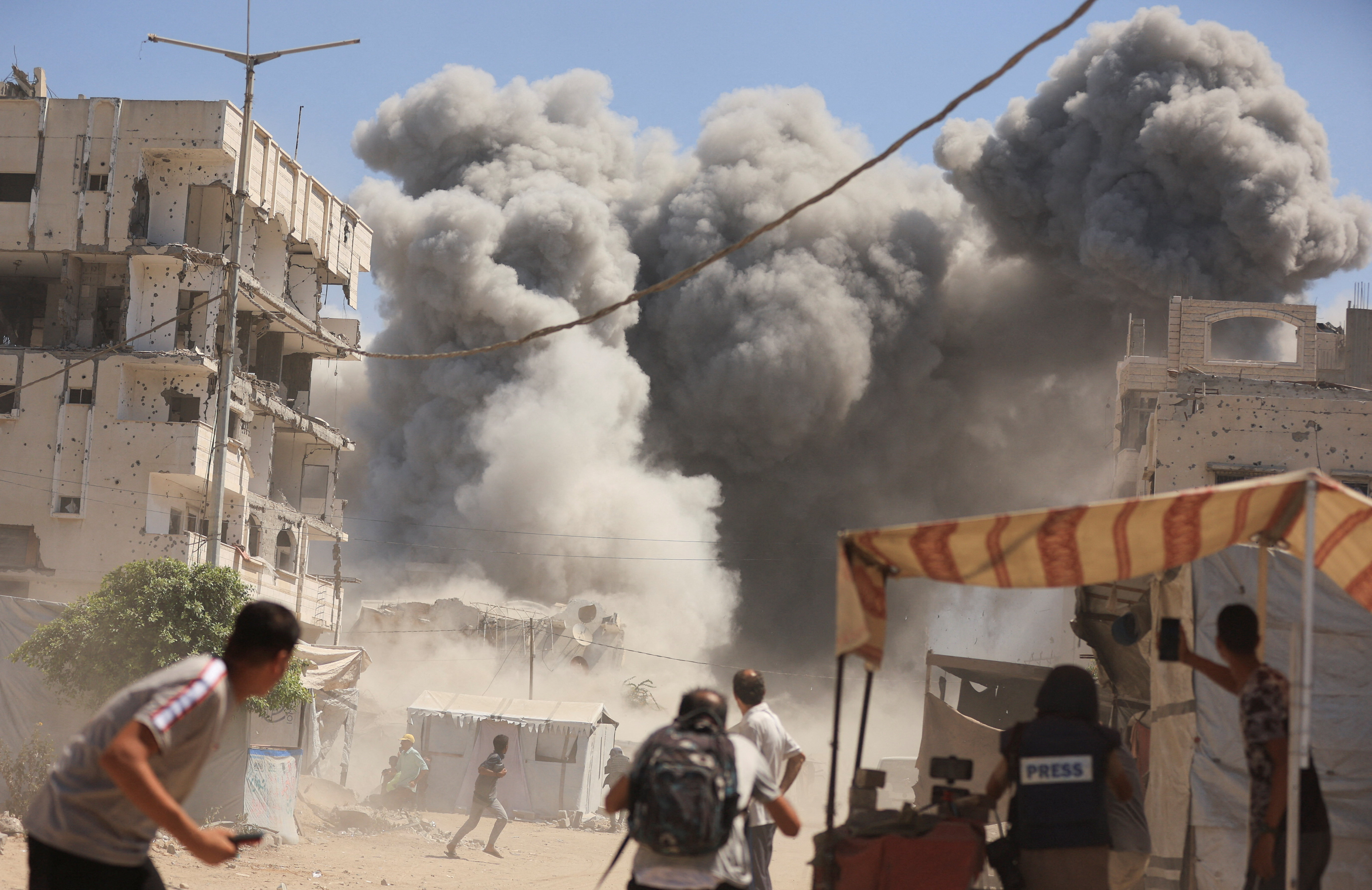 cover Christodoulides calls Israel’s Herzog as Gaza bombing intensifies