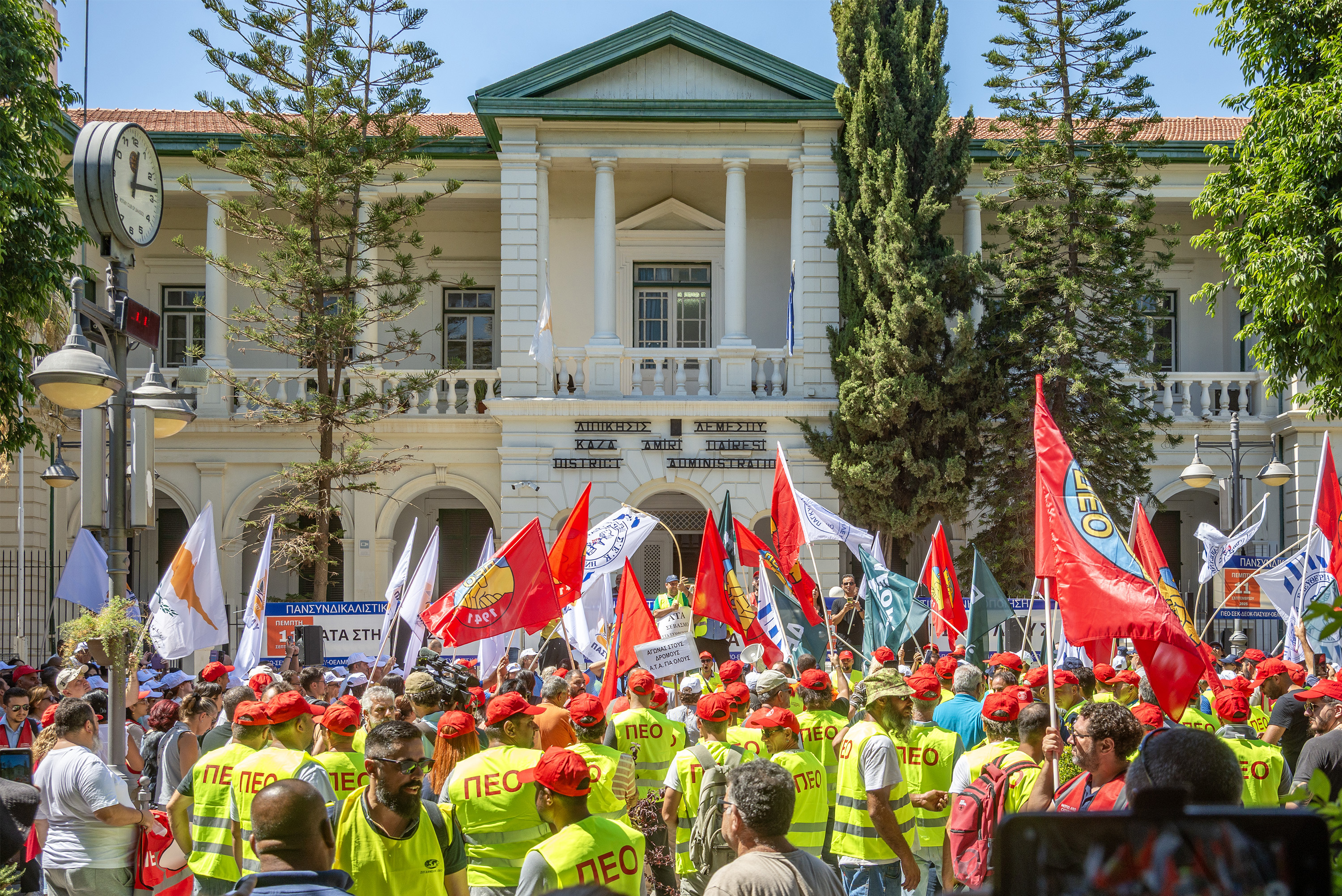 CoLA, Deok, Peo, SEK, unions, Oev, employers, protest, demonstration, Nicosia
