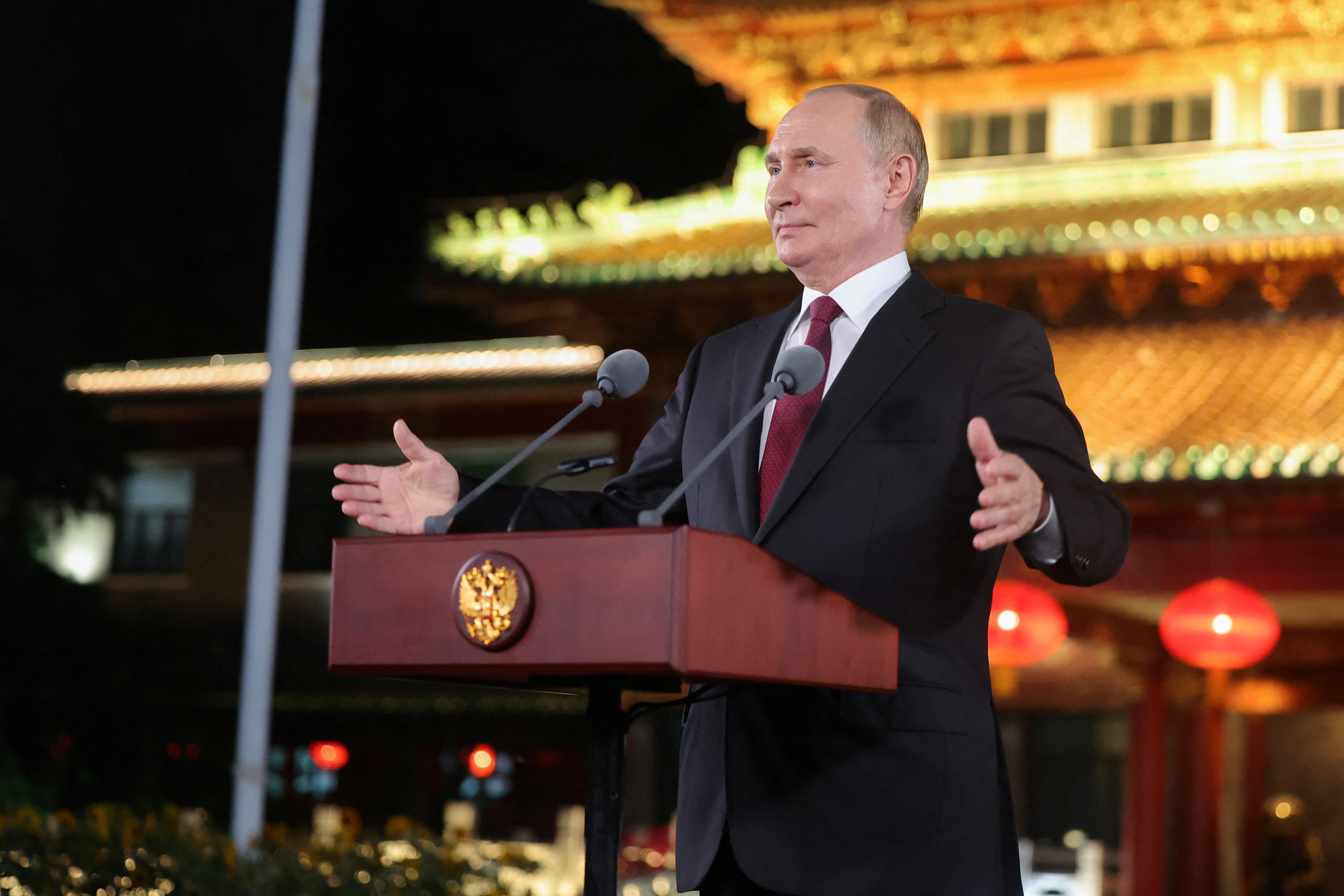 cover Putin tells Ukraine: end war via talks or I will end it by force