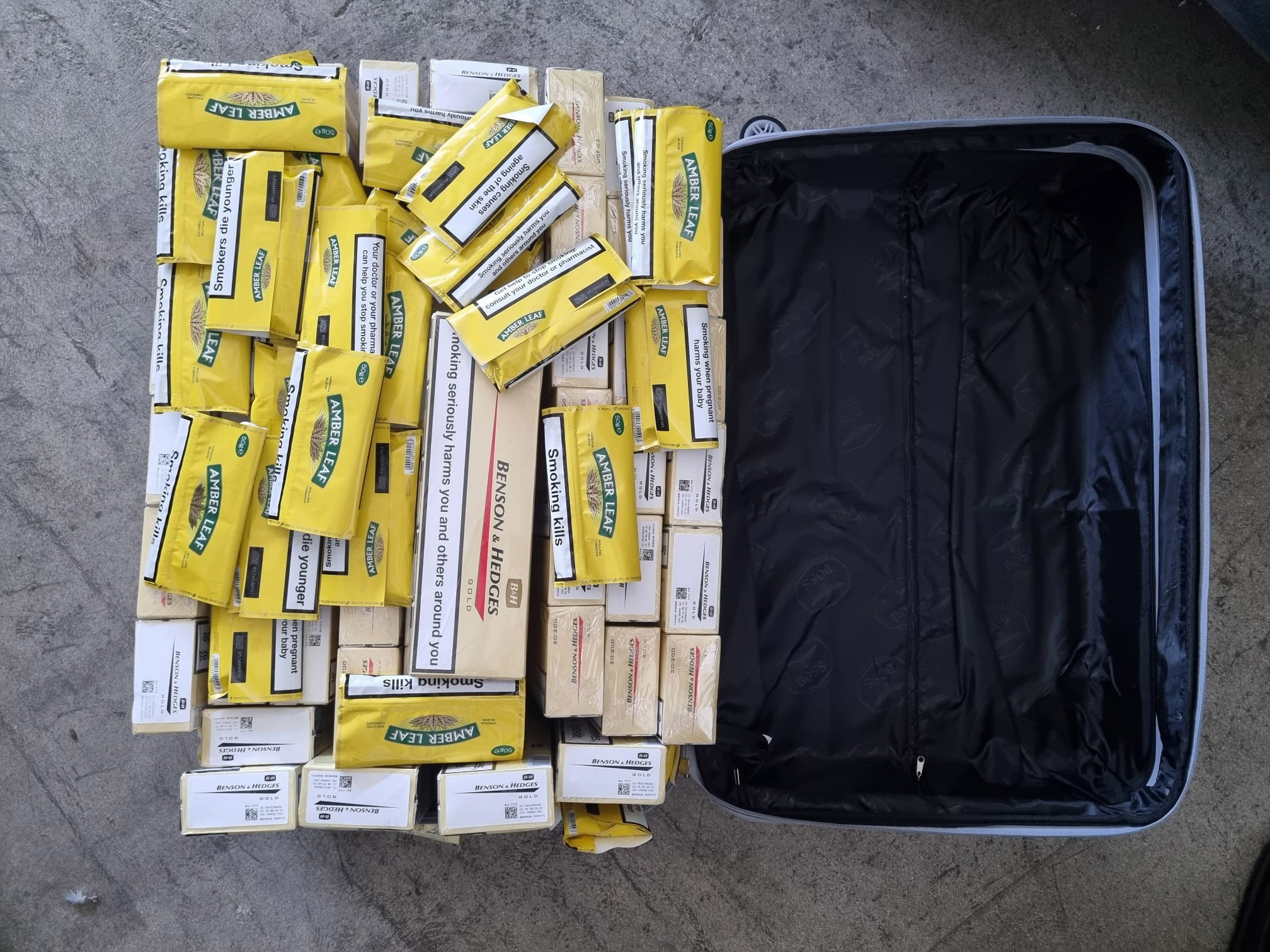 cover Smuggling across the divide