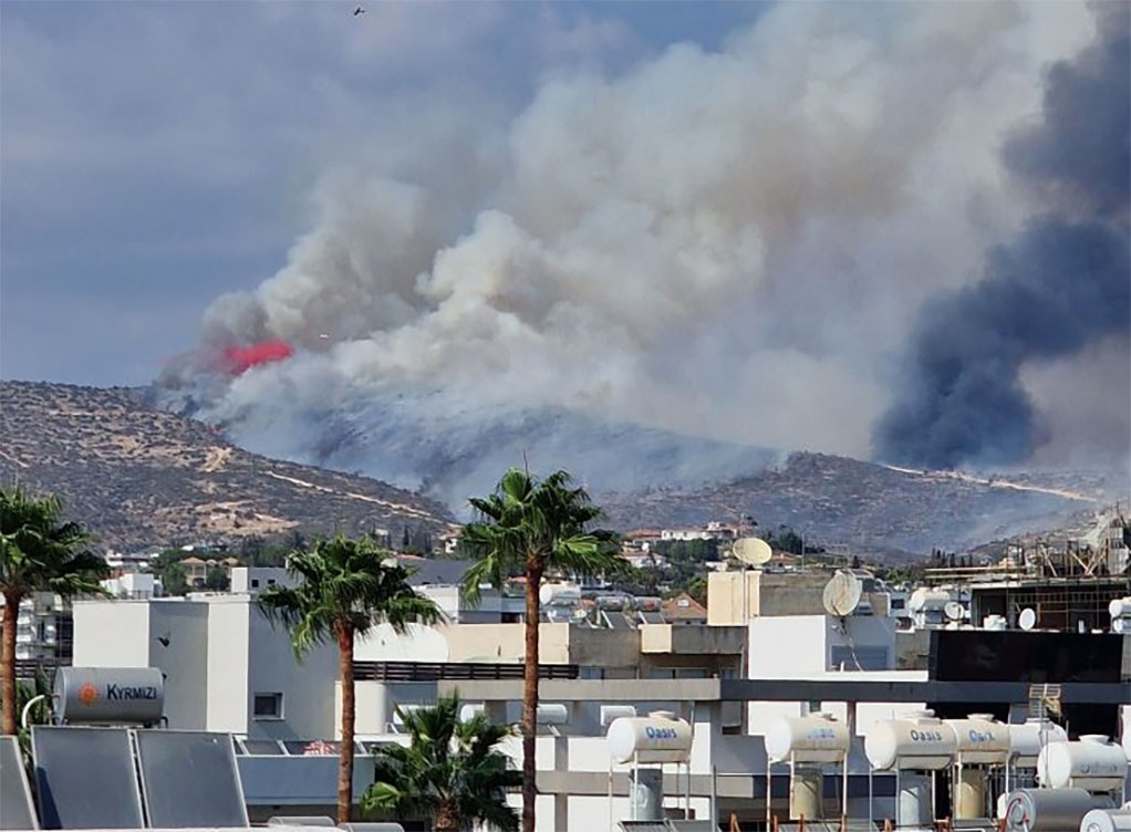 cover Large fire in Limassol’s Mouttayiaka