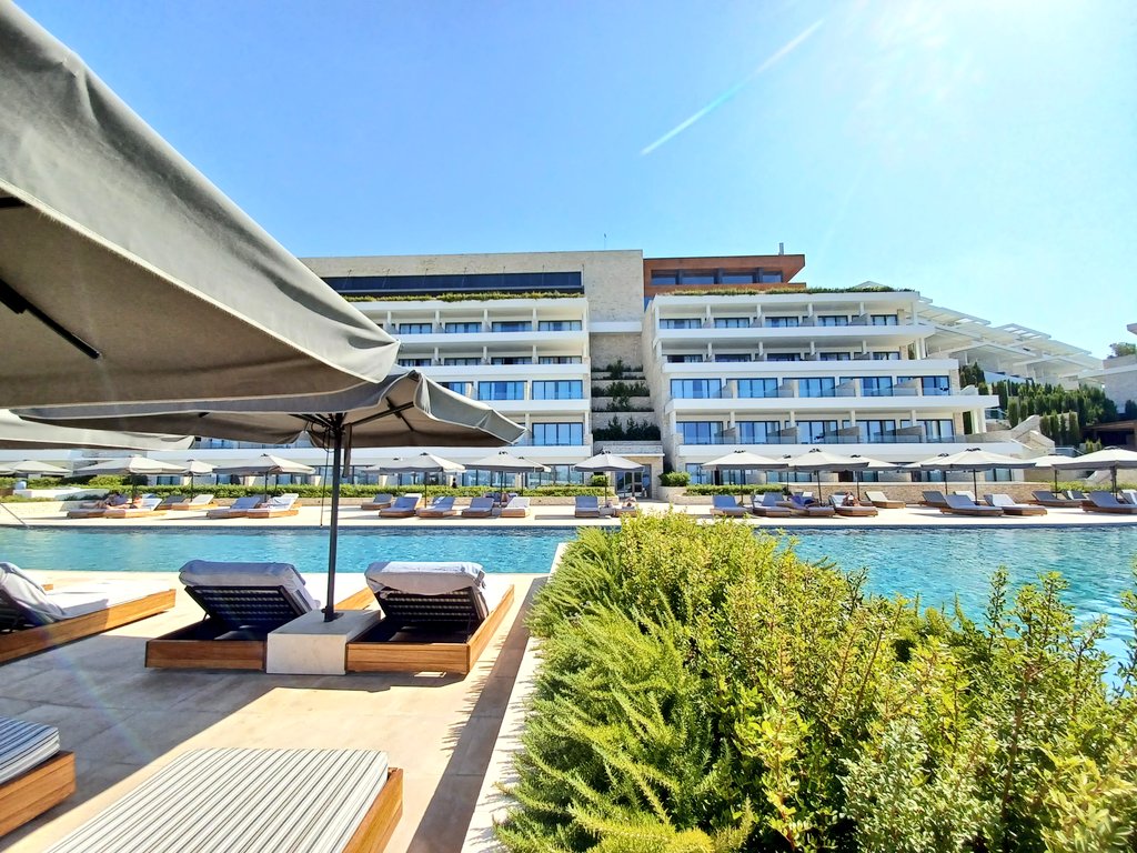 cover Cyprus rakes in nearly €2 billion from tourism