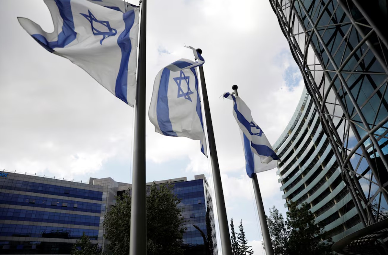 cover Many startups leaving Israel to incorporate abroad