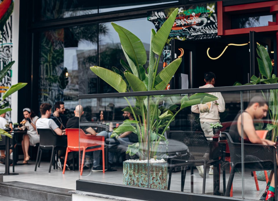 cover Burgers well done without distractions
