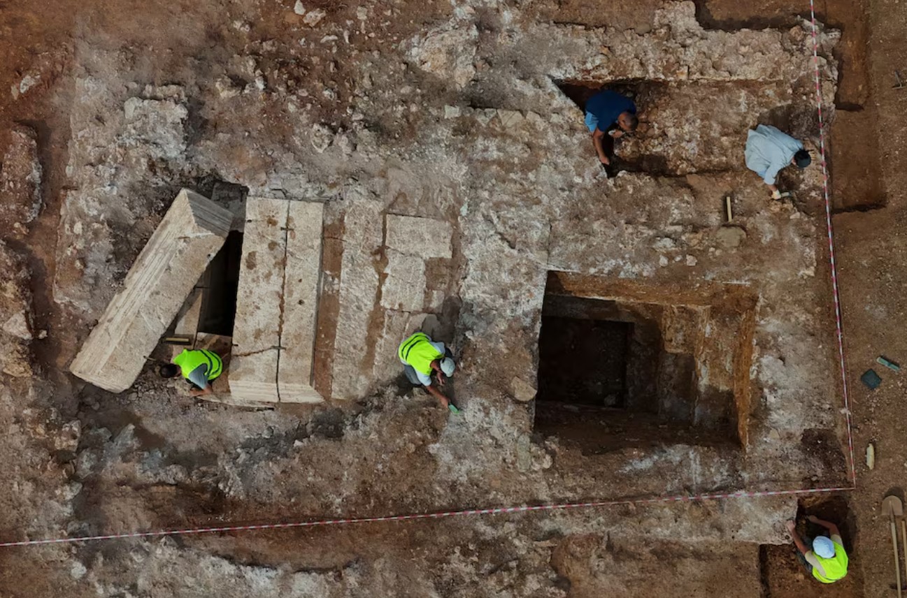 image Wealthy ancient Roman&#8217;s tomb discovered in Albania 