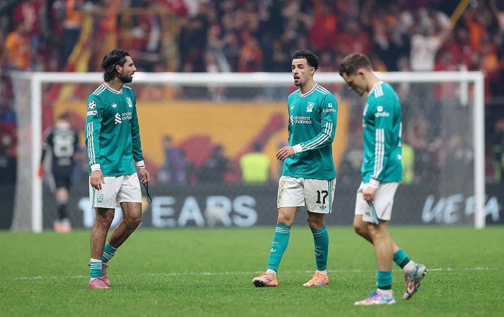 cover &#8216;Liverpool must improve&#8217;, &#8216;Special One&#8217;s&#8217; losing return to Chelsea, Spurs fight back