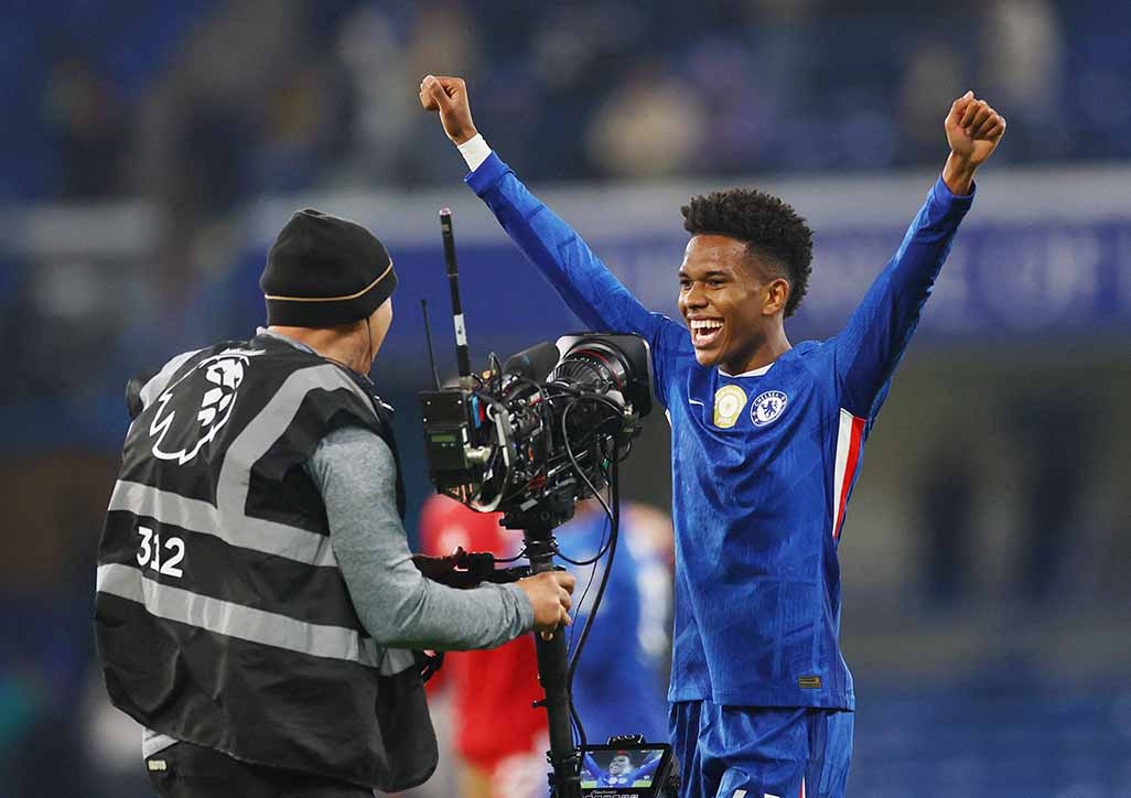 cover Estevao scores 95th-minute winner as Chelsea beat Liverpool