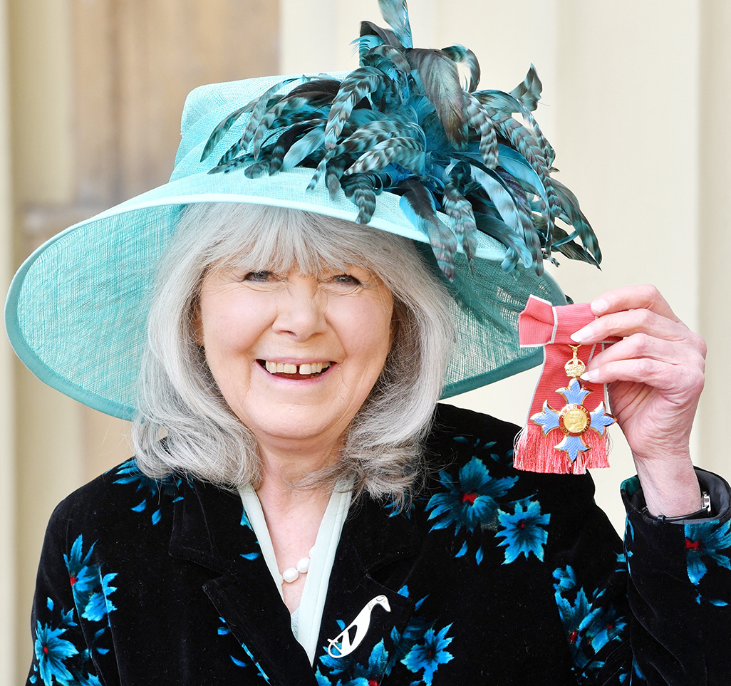 cover Dame Jilly Cooper, best-selling author of raunchy romance, dies aged 88
