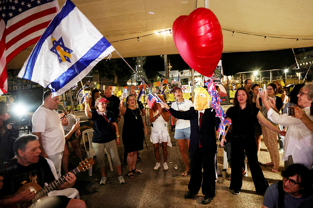 Israel and Hamas sign ceasefire and hostage deal