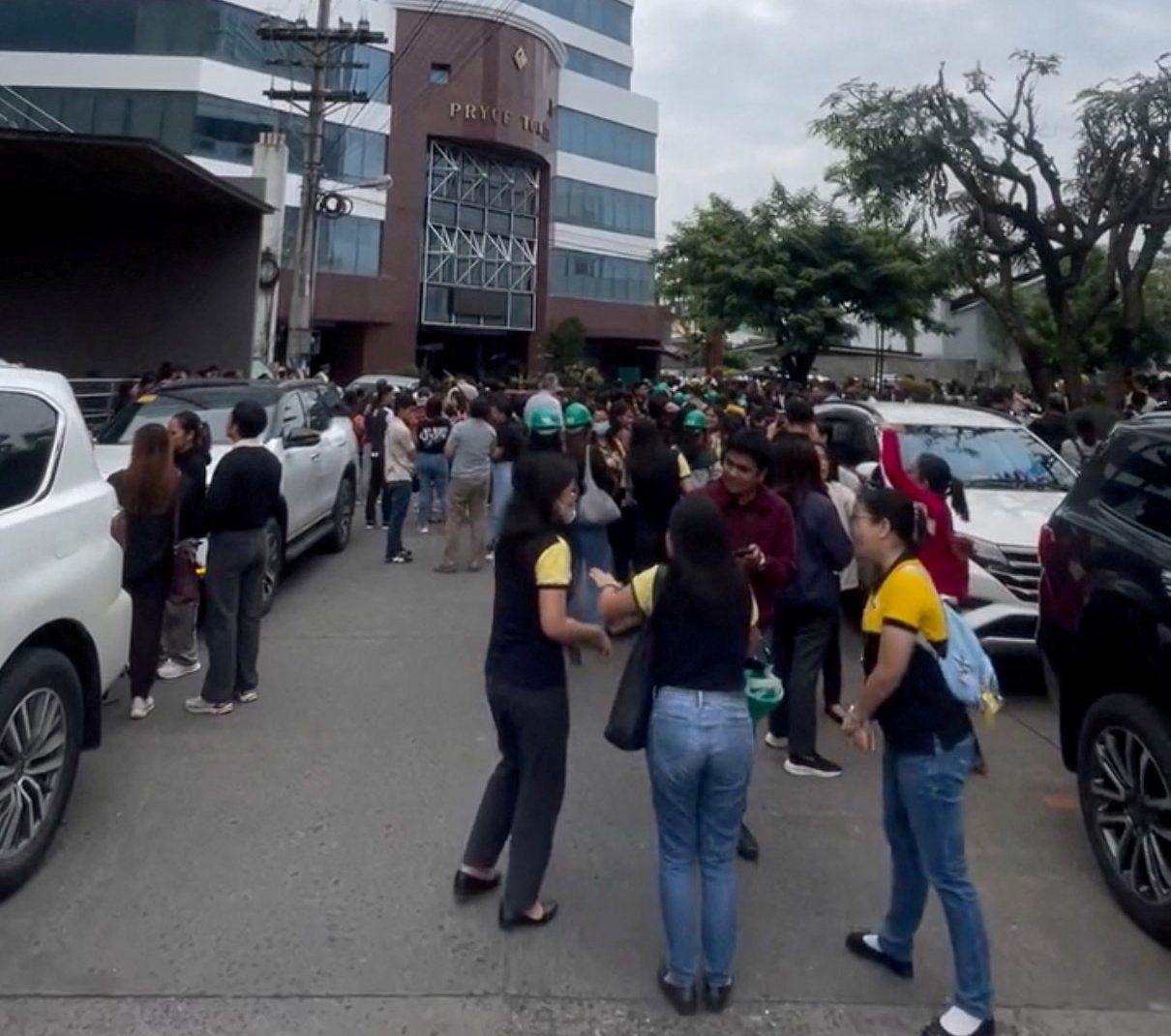 image Powerful 7.4 magnitude earthquake strikes off southern Philippines, tsunami warnings issued