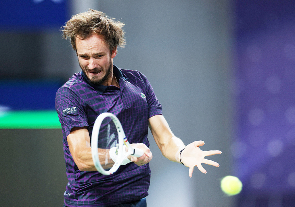 cover Medvedev ends 882-day title drought