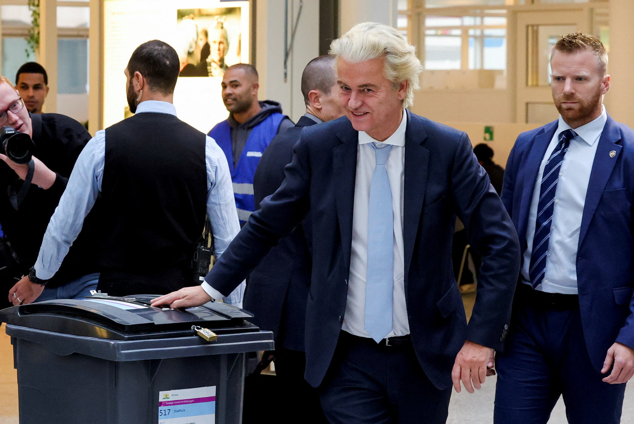 cover Dutch vote in test of European populism’s reach