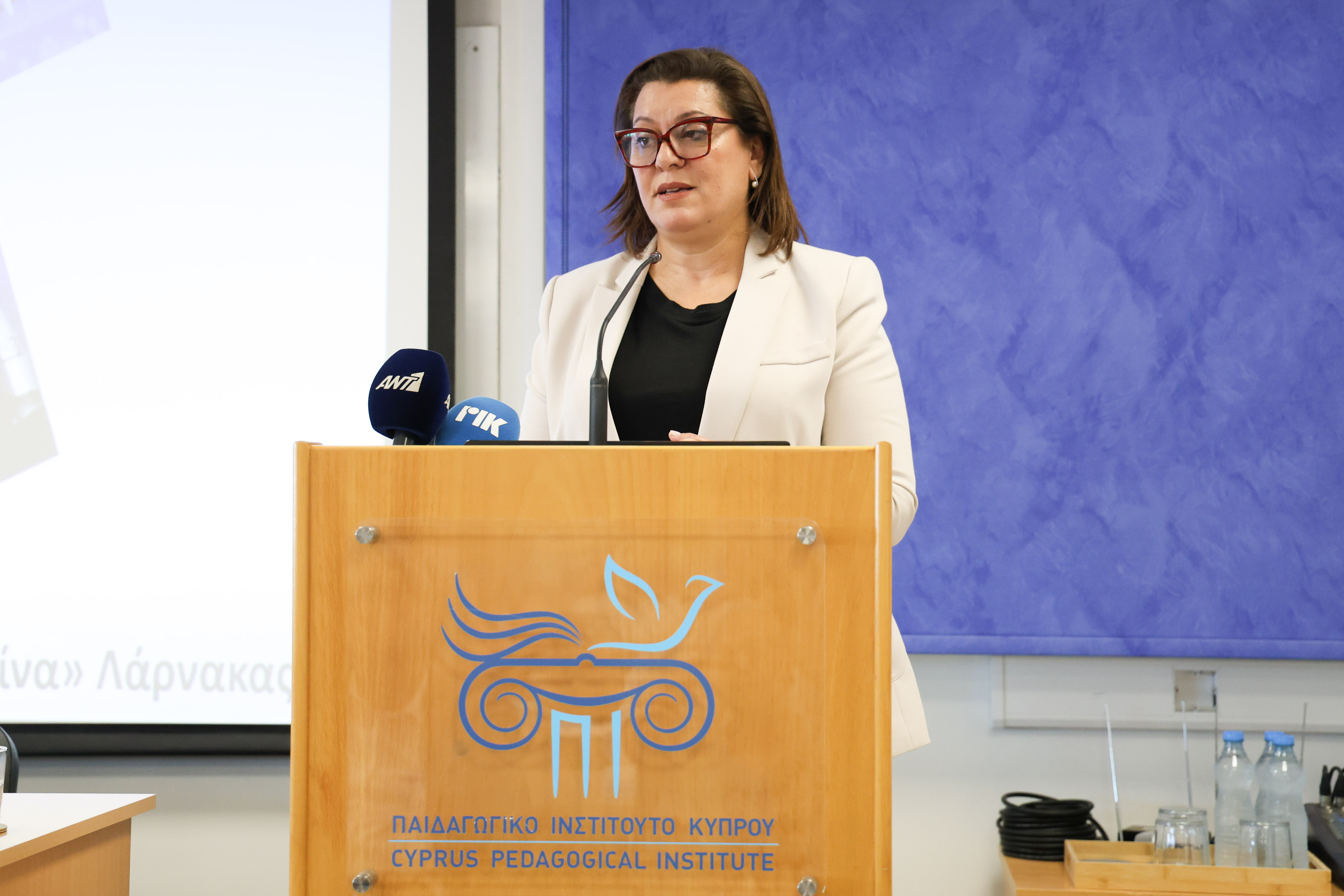 School, education ministry, education minister, Athena Michaelidou, schools, schoolkids