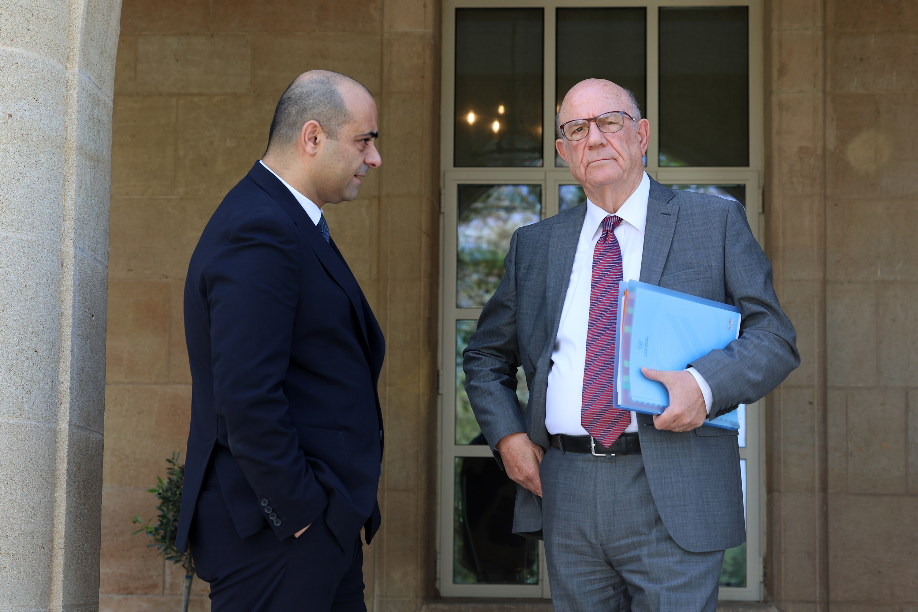 presidential palace, CoLA, cost of living, unions, OEV, Keve, PEO, Pasydy