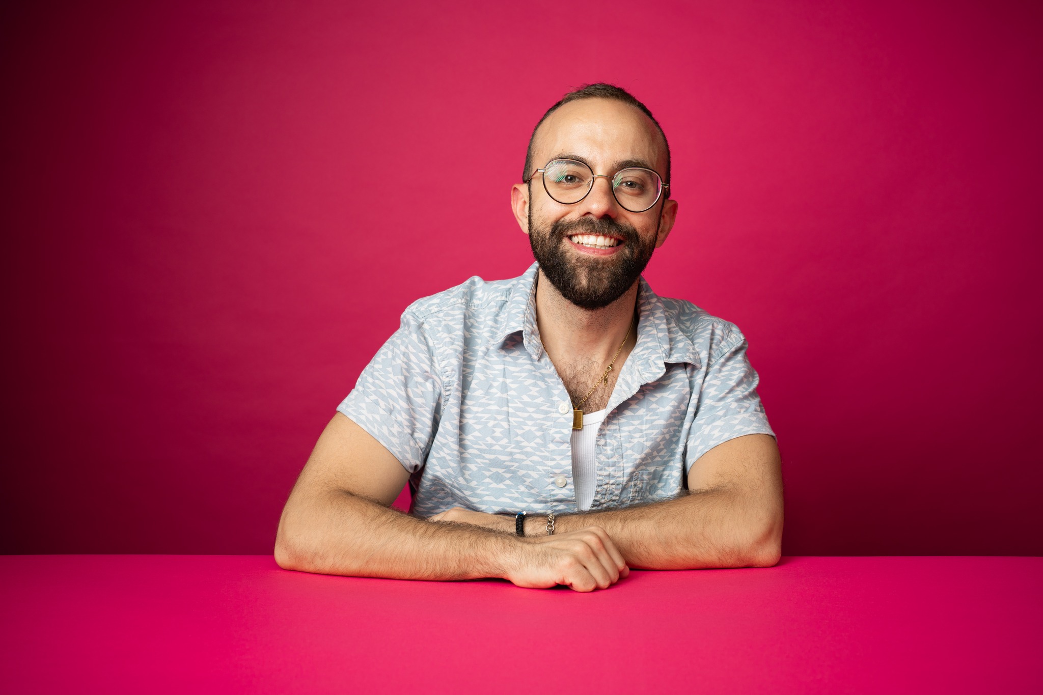 cover Online comedian cooking up a storm, just like his mom