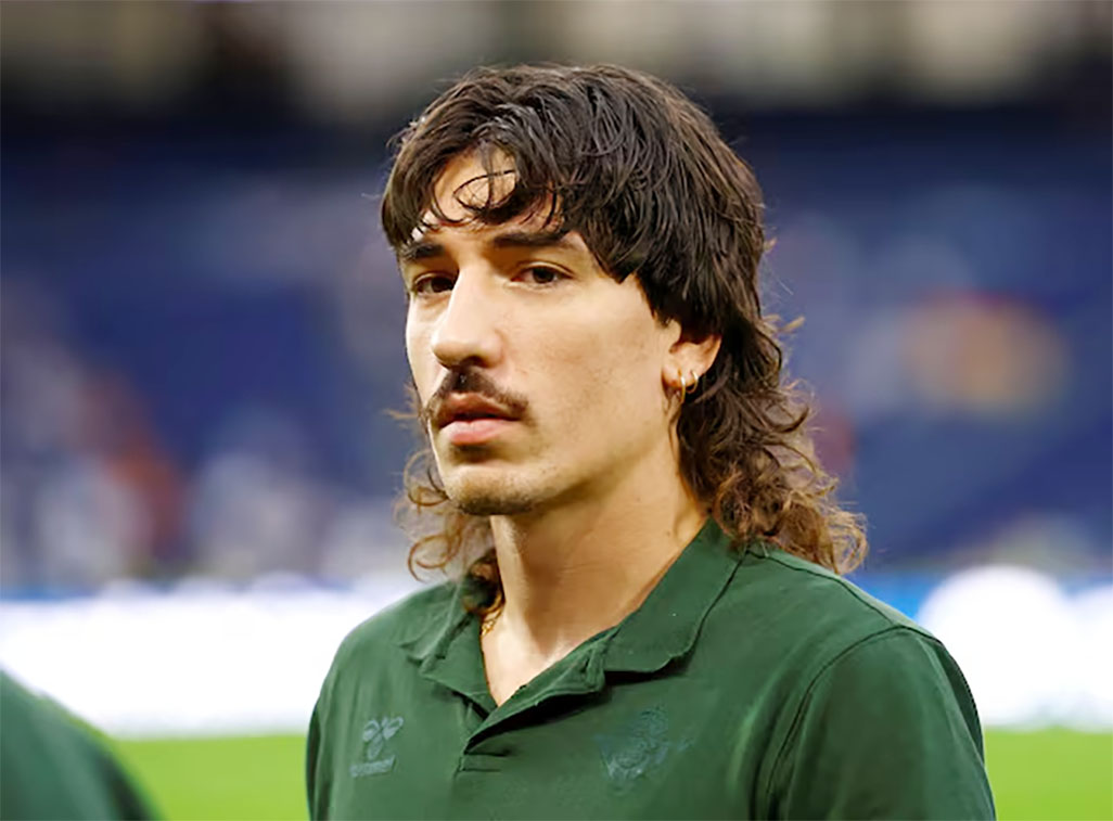 cover Cycling to training and second-hand shoes, Betis&#8217; Bellerin wins green award