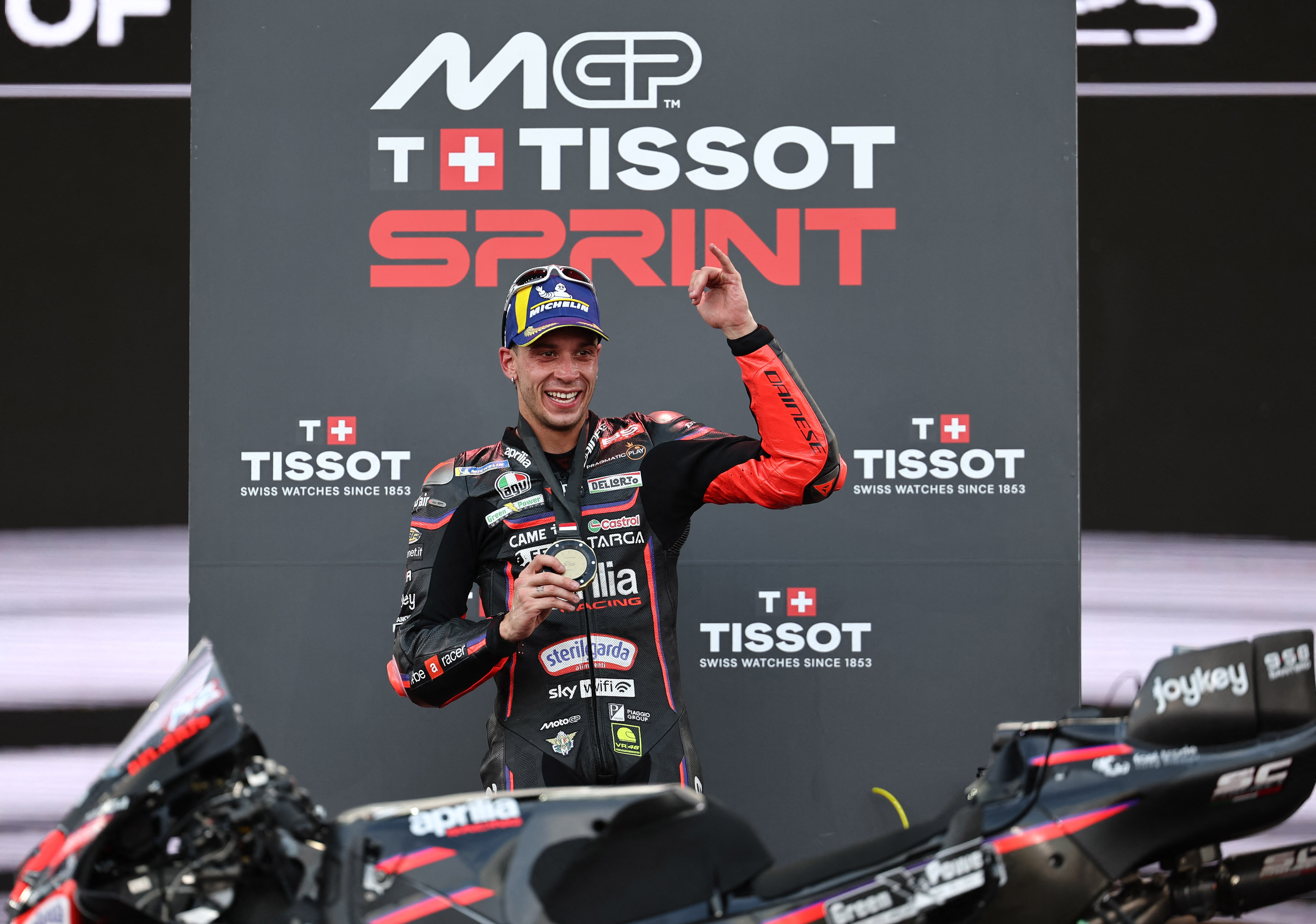 cover Bezzecchi fights off Fernandez challenge to win Australian GP sprint