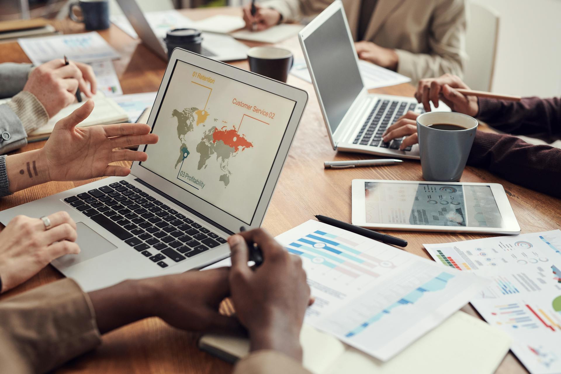 Pwc Survey: Financial Firms Unprepared for AI Workforce Shift