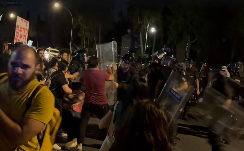 image Police tussle with demonstrators at pro-Gaza flotilla protest